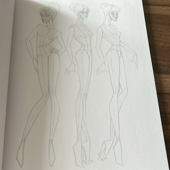 NWOT Fashion Design Sketchbook: Women’s Wear Fashion Illustration Templates. - Picture 7 of 8
